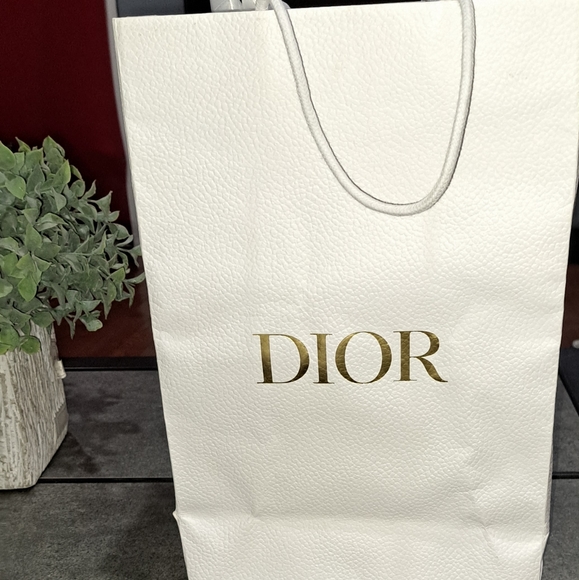 DIOR GIFT BAG - Picture 3 of 6